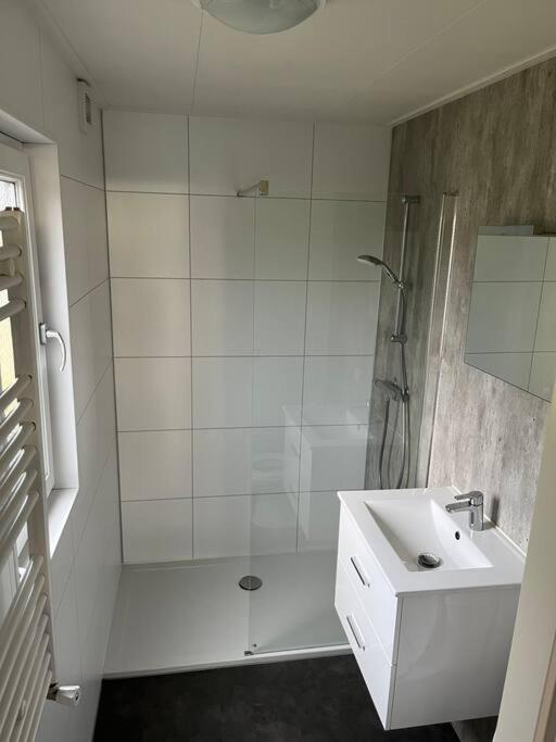 Lathum Luxus Chalet Waterfront מראה חיצוני תמונה