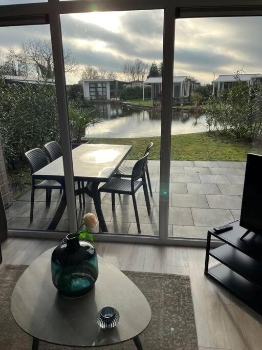 Lathum Luxus Chalet Waterfront מראה חיצוני תמונה