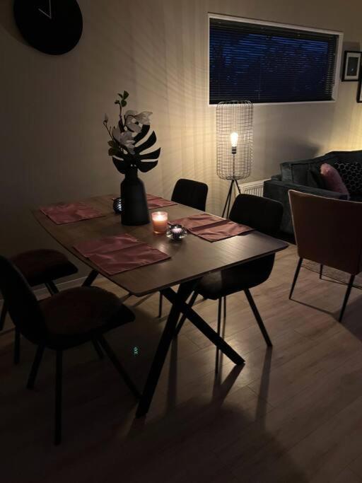Lathum Luxus Chalet Waterfront מראה חיצוני תמונה