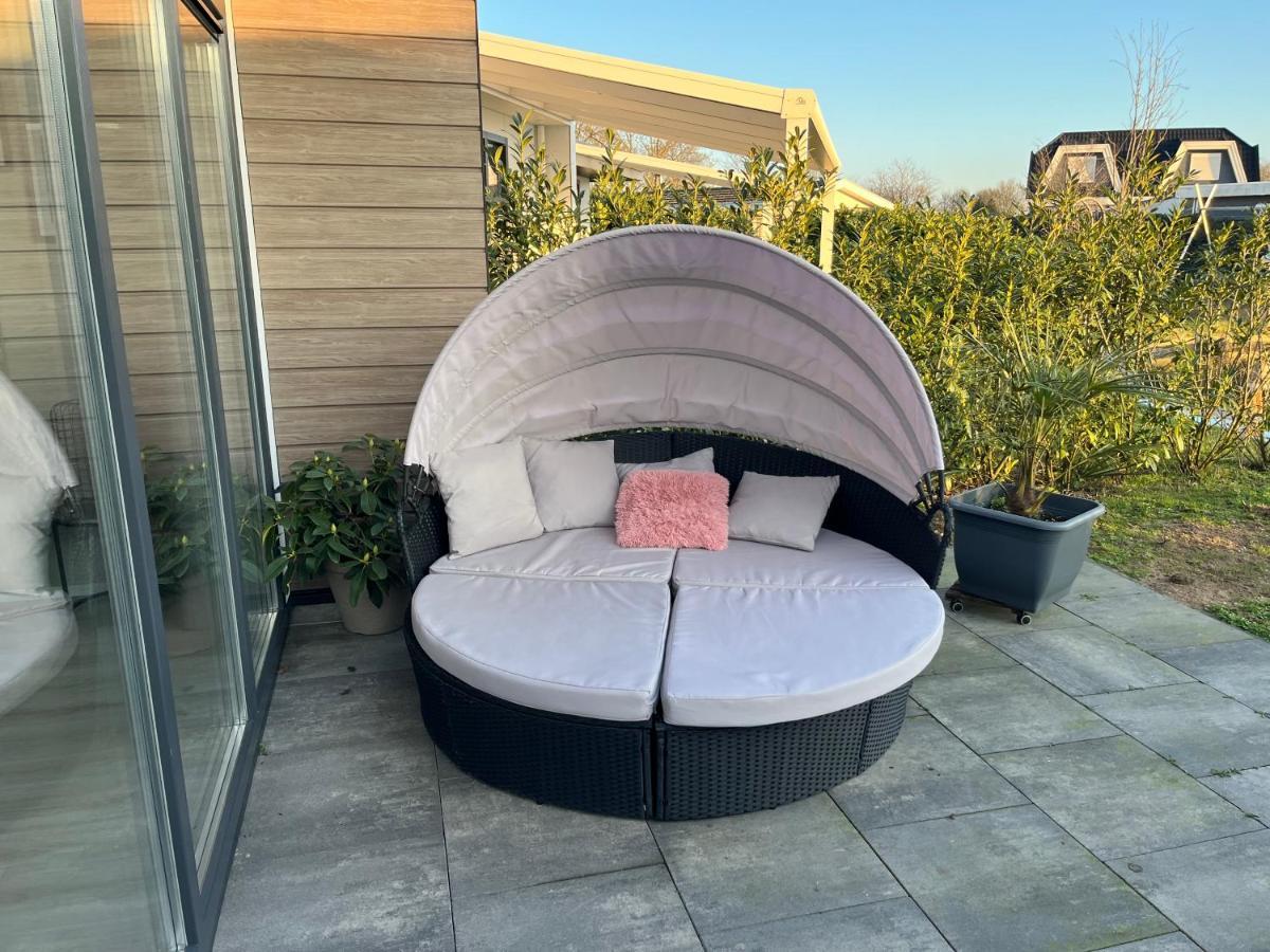 Lathum Luxus Chalet Waterfront מראה חיצוני תמונה
