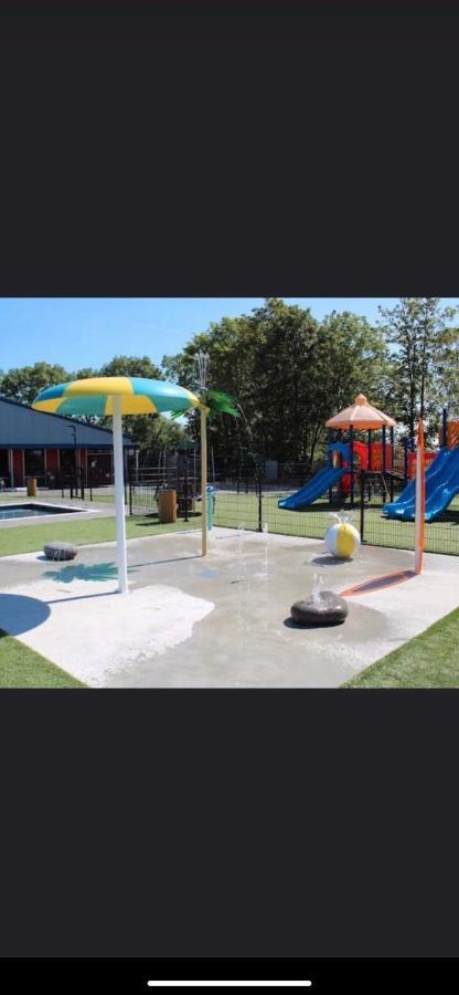 Lathum Luxus Chalet Waterfront מראה חיצוני תמונה